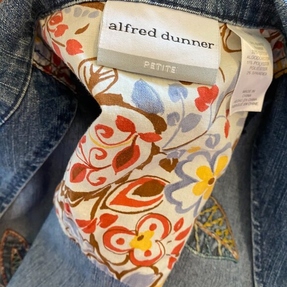 Women's Denim Floral Embroidered Jacket Flower Power - Picture 2 of 10